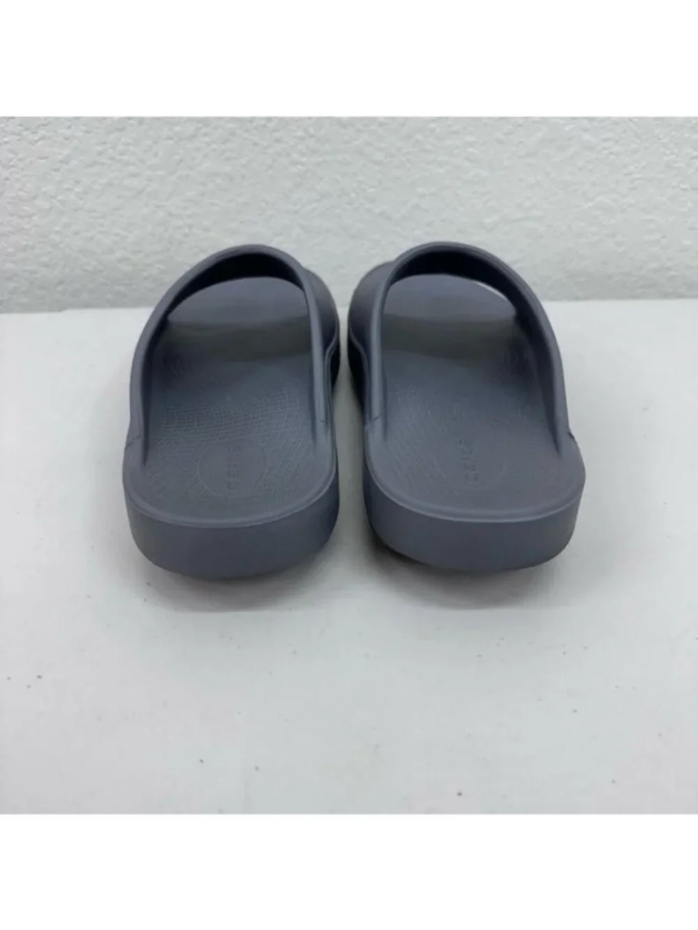 Oofos OOahh Grey Recovery Slide Sandals Lightweight Comfort Shoes Mens size 11